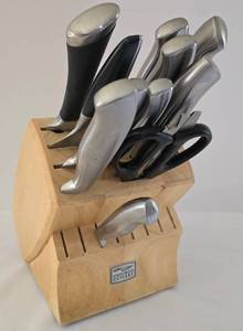 lot 33 image: Chicago Cutlery Knife Block and Knife Grouping