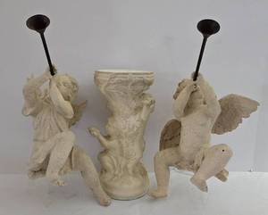 lot 39 image: Plaster Cherub Decor