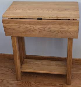 lot 28 image: Oak Drop-Leaf Kitchen Island
