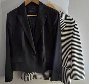 lot 73 image: Pair of Anne Klein Womens Blazers