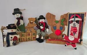 lot 117 image: Festive Holiday Decor