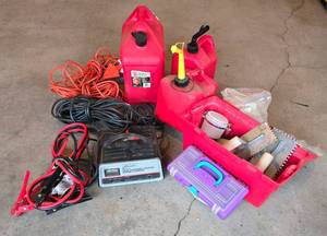 lot 135 image: Useful Garage Selection