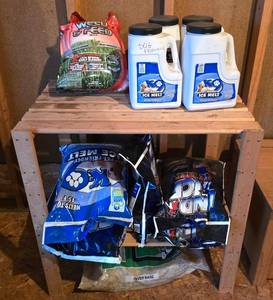 lot 140 image: Garden Work Shelf, Ice Melt & More