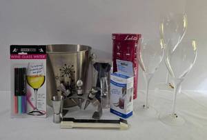 lot 148 image: Fun Cocktail Hour Grouping