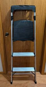 lot 95 image: Handy Step Ladder