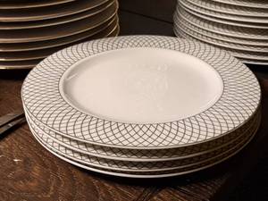 lot 910 image: Lot of (4) 11 Fine China Dinner Plates by Ciroa Trellis