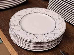 lot 934 image: Lot of (7) The Jewelry Collection 8-12 Porcelain Dinner Plates by Mikasa� Precious Gem