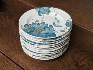 lot 947 image: Lot of (12) 6-12 Fine China Plates by 222 Fifth Eliza�