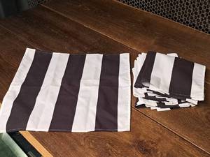 lot 960 image: Lot of (5) Cloth Napkins 18x17-12 (Black & White Striped)