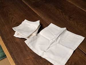 lot 964 image: Lot of (6) Cloth Napkins 10x9-12 (White)