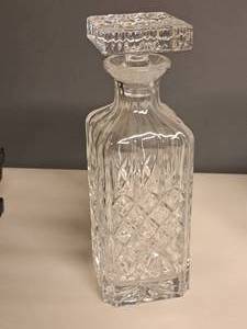 lot 990 image: 10-14 Clear Glass Decanter with Stopper Square