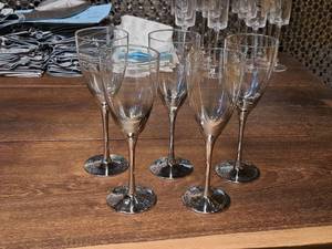 lot 1029 image: Lot of (5) 9 Glass Stem Wine Glasses (Silver Stem)