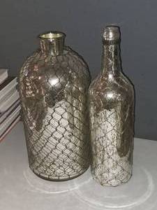 lot 1065 image: Bottle Vases with Mesh Wrap - (1) 4-12x16-12, (1) 7-12x16