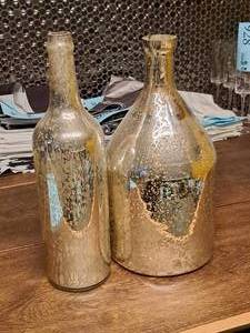 lot 1072 image: Bottle Vases - (1) 7x15, (1) 8x16