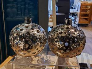 lot 1079 image: Lot of (2) 10 Table Vases (Silver)