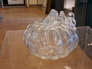 lot 1104 image: Glass Decorative Pumpkin Dcor (Clear)