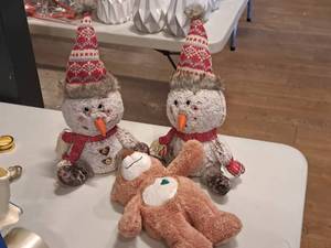 lot 1109 image: Plush Toys - (2) Snowmen and (1) Jockey Being Family Bear
