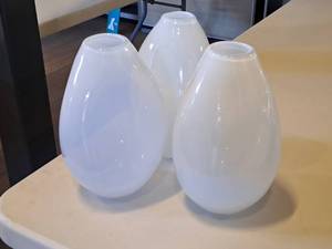 lot 1155 image: Lot of (3) 11 Glass Table Vases (White)