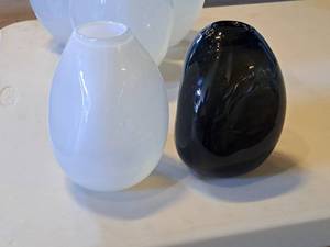 lot 1156 image: Lot of (2) Glass Table Vases (Black, White)