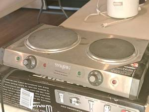 lot 1157 image: Waring Professional Cast-Iron Double Burner