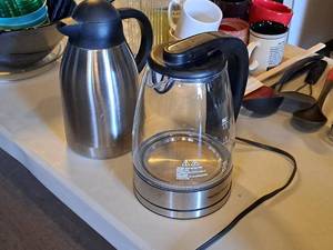 lot 1162 image: Water Heater (Electric) and Thermos Pitcher