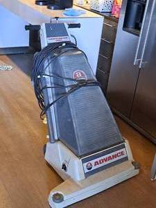 lot 147 image: Advance Machine Co Carpetriever 28XP Carpet Cleaner 331300