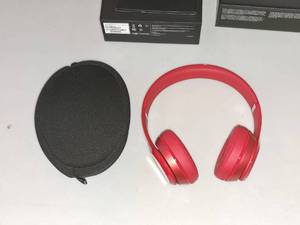 lot 148 image: Beats Solo 2 Wireless On Ear Headphone