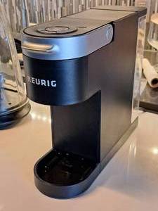 lot 271 image: Keurig Household Coffee Maker