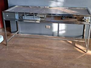 lot 274 image: Mirror Table