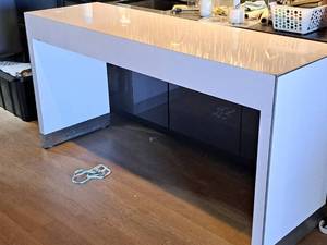 lot 275 image: Table