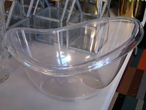 lot 1194 image: Plastic Big Bath Party Tub (Clear)