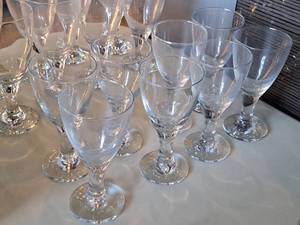 lot 1540 image: Lot of (8) 6-14 WaterWine Glasses
