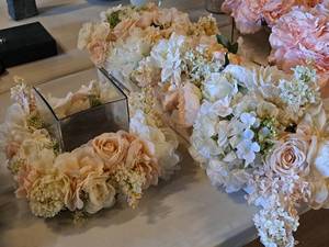 lot 1553 image: Lot of (2) Faux Flower Arragements in Vases - (1) 12x12x8, (1) 12x36x7