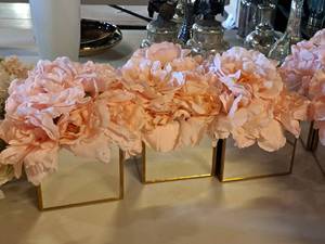 lot 1554 image: Lot of (3) Decorative Faux Flower Arragements in Vases (Pink)