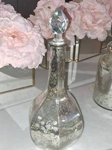 lot 1558 image: 13 Decorative Decanter with Stopper