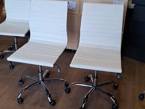 lot 286 image: Lot of (2) Padded Metal High-Back Rolling Office Chairs (White)