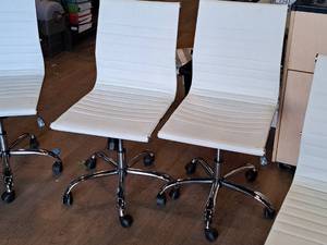 lot 287 image: Lot of (2) Padded Metal High-Back Rolling Office Chairs (White)