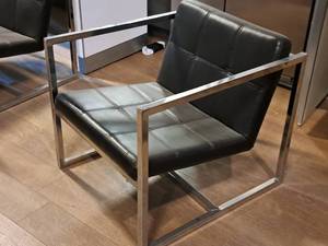lot 162 image: Padded Metal Office Entry Arm Chair (Black)