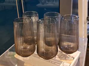 lot 1078 image: Lot of (5) 7-14 Glass Table Vases