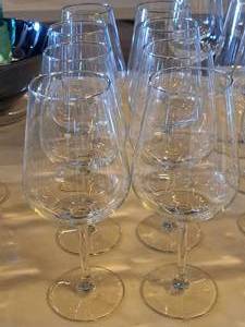 lot 1167 image: Lot of (8) Wine Glasses