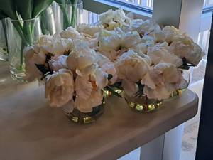 lot 1522 image: Lot of (8) Small Faux Flower Boquets (White)
