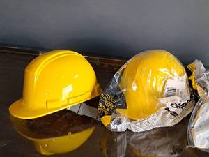 lot 1529 image: Lot of (2) Maximum Safety� Safety Hard Hats (New)