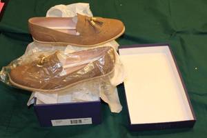 lot B-1 image: Stuart Weitzman Tan Nubuck Loafers with Tassel Detail - Size M8.5