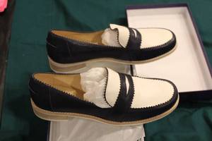 lot B-2 image: Stuart Weitzman Schooldays Shoes Sea Vecchio Nappa Size M8.5