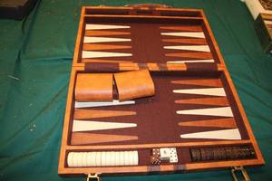 lot B-4 image: Leather Backgammon Set with Dice and Chips