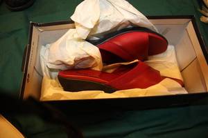 lot 20 image: Womens Bass Helena Red Sandals Size 8.5M
