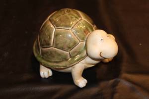 lot 32 image: Charming Ceramic Turtle Figurine