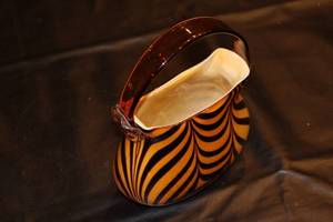 lot 41 image: Vintage Tiger Stripe Art Glass Basket with Handle