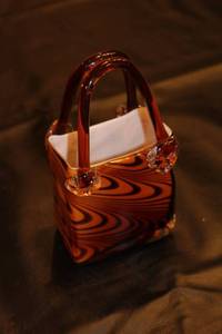 lot 46 image: Decorative Glass Art Vase with Swirl Pattern