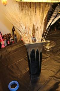 lot 76 image: Decorative Ceramic Vase with Wheat Stalks - 17 Tall